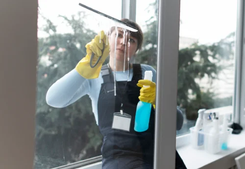 Nettoyage de vitres intérieures et extérieures à Hourtin